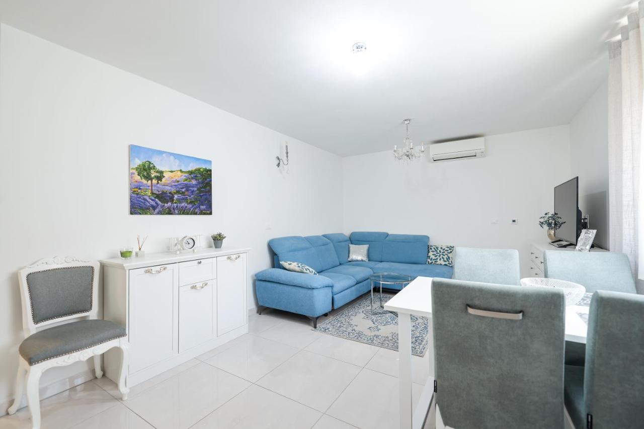 Two Bedroom Apartment With A Balcony Relja Zadar Exterior photo
