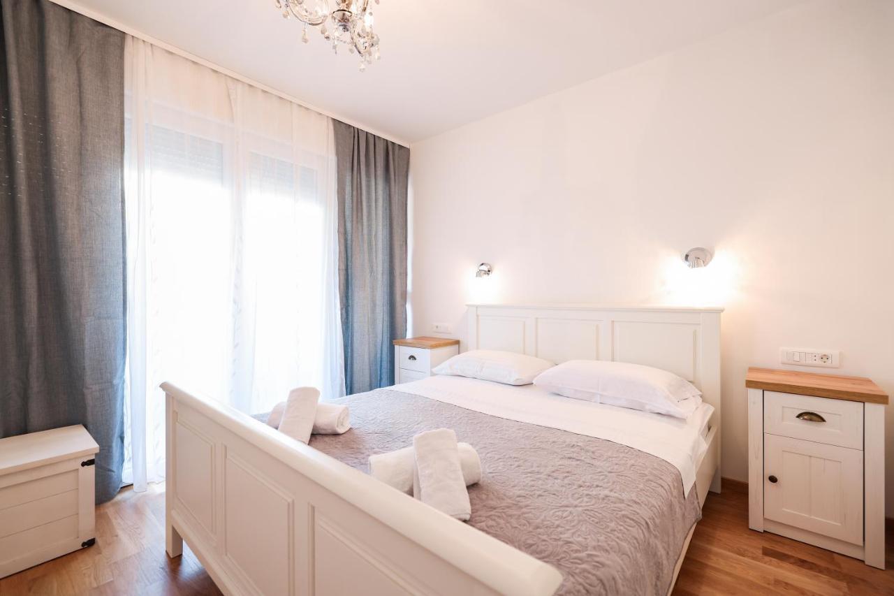 Two Bedroom Apartment With A Balcony Relja Zadar Exterior photo