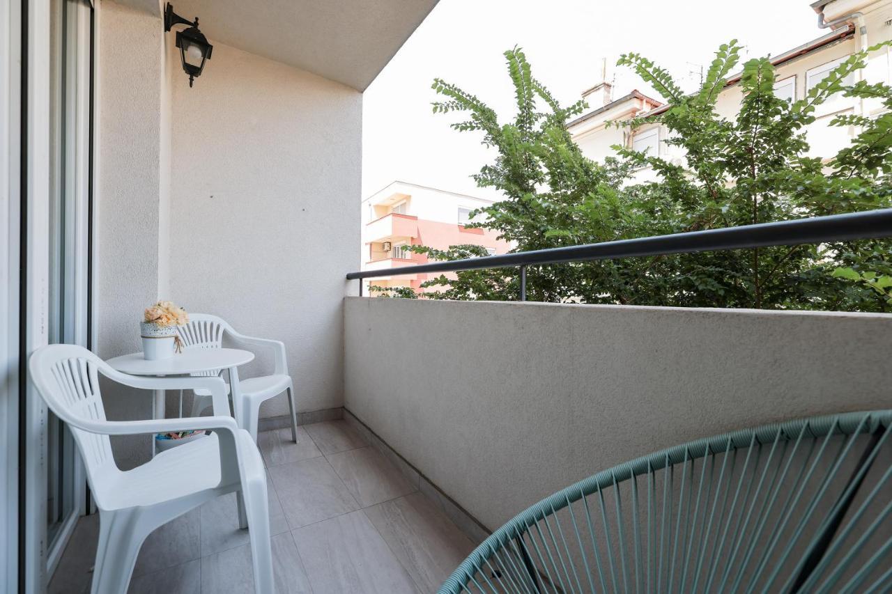 Two Bedroom Apartment With A Balcony Relja Zadar Exterior photo