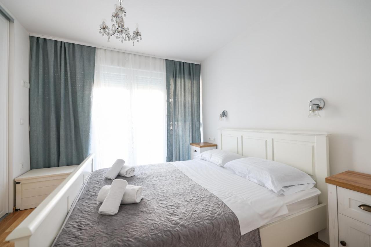 Two Bedroom Apartment With A Balcony Relja Zadar Exterior photo