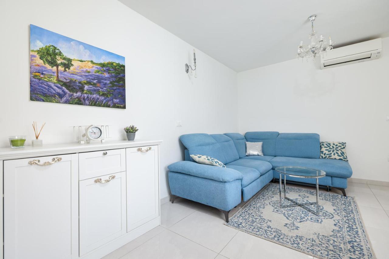 Two Bedroom Apartment With A Balcony Relja Zadar Exterior photo
